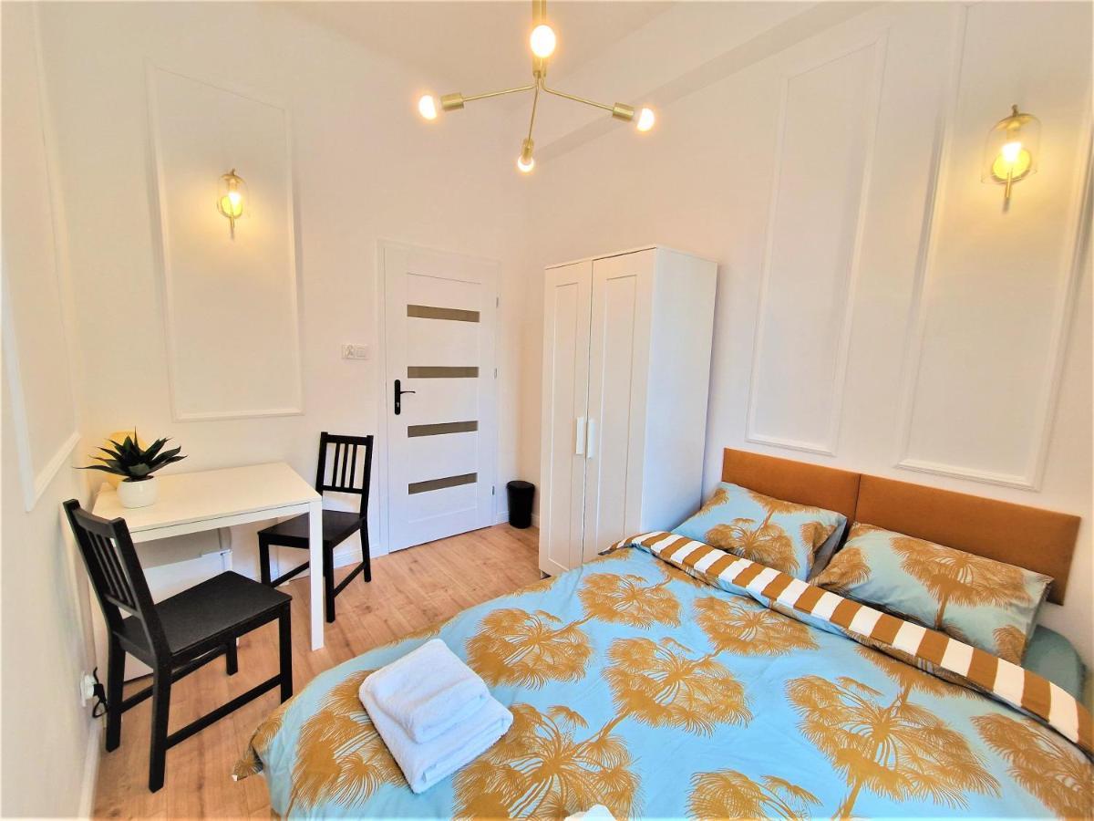 J&W Apartments Swietojanska Rooms Warszawa Eksteriør bilde